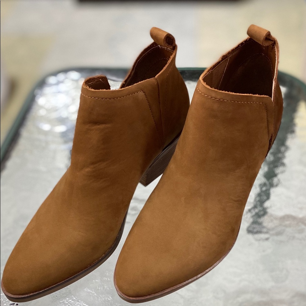 Steve Madden, Tan Suede Aker Ankle Bootie